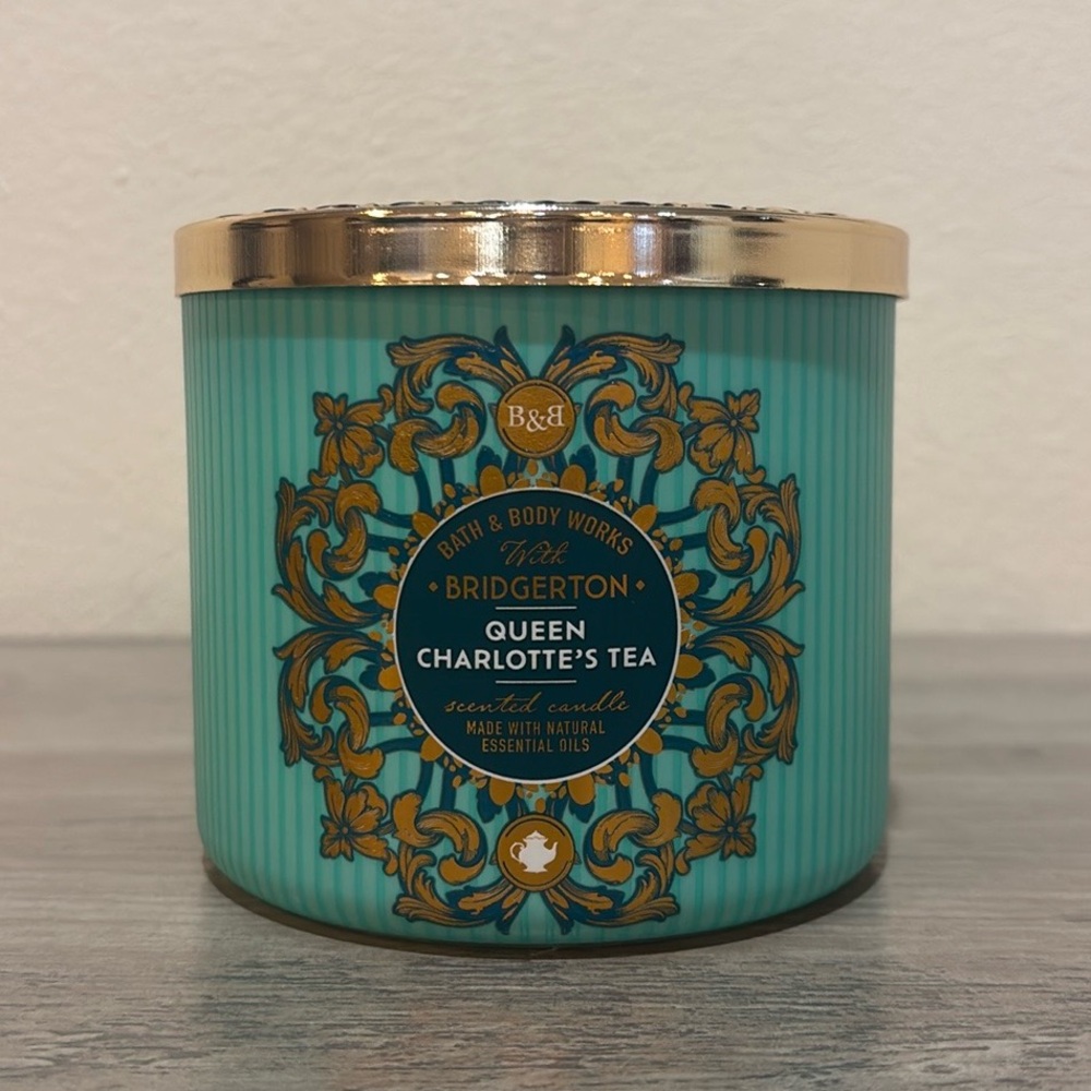 NWT Bridgerton Bath & Body Works Queen Charlotte’s Tea 3 Wick Candle